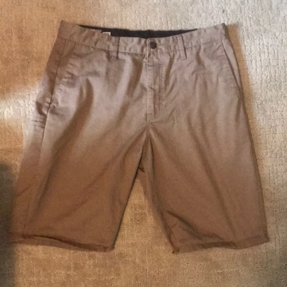 Volcom khaki shorts
